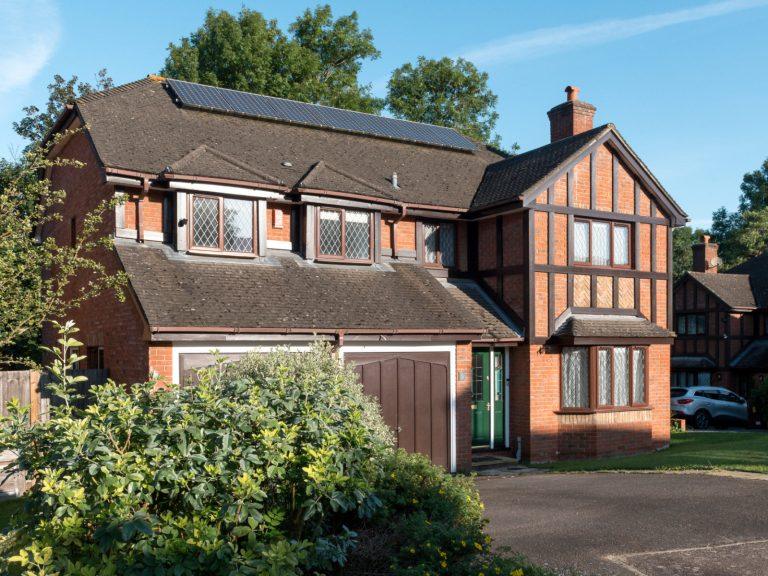 1990s Detached House in Croydon